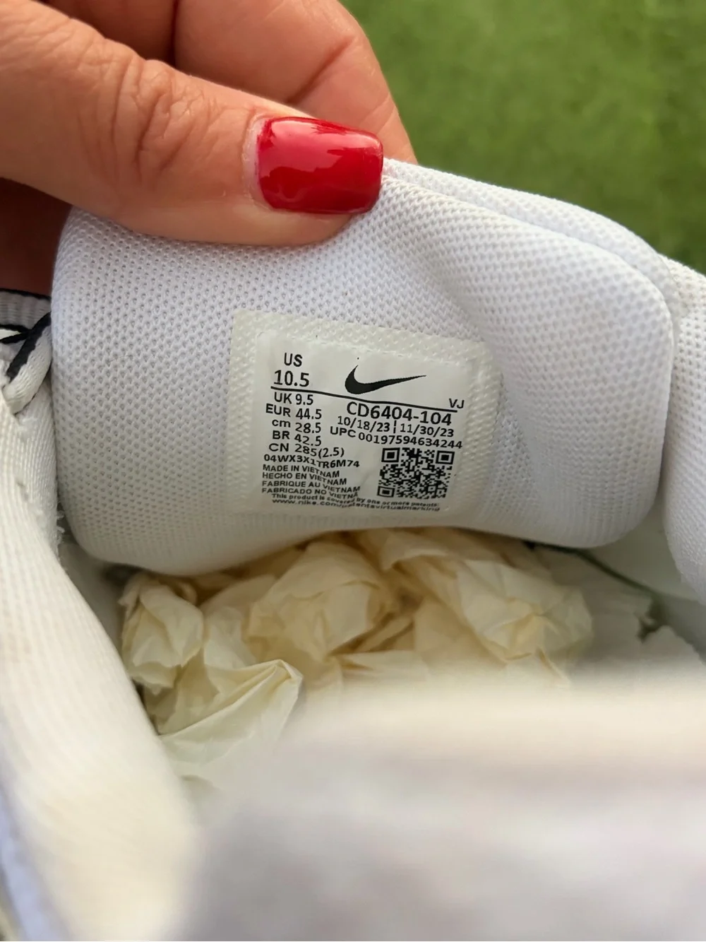 P 6000 Nike Men’s White and Green Mesh Running Sneakers